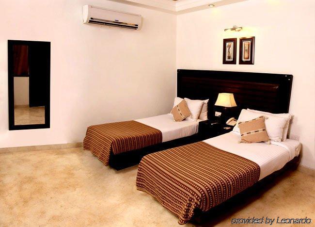 Hotel Shanti Palace West New Delhi Ruang foto
